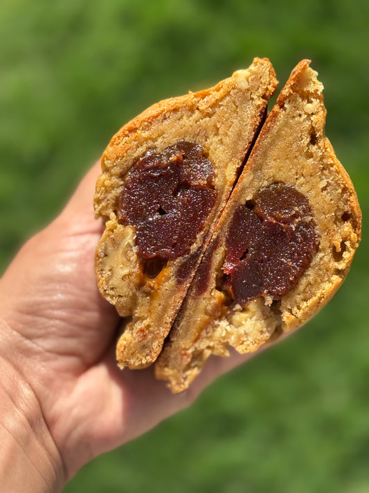 Walnut guava dulce de leche cookie